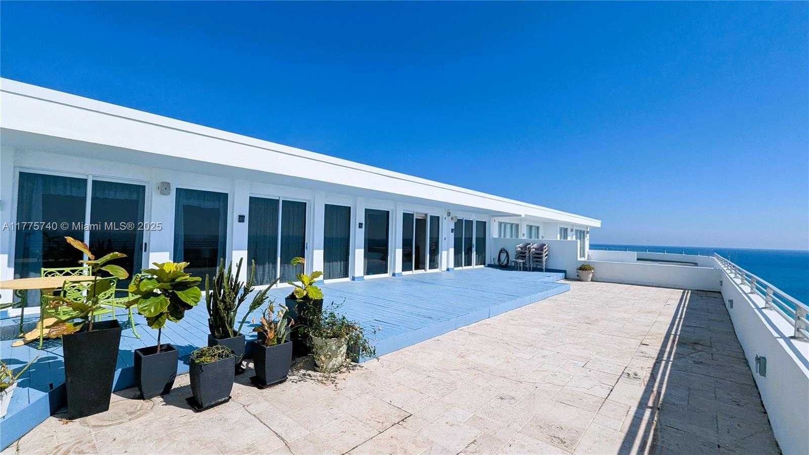 Small Image of 5151 COLLINS AVE #PH C, Miami Beach Number 36