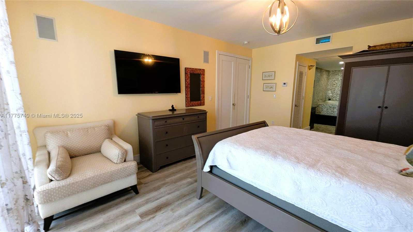 Small Image of 5151 COLLINS AVE #PH C, Miami Beach Number 42