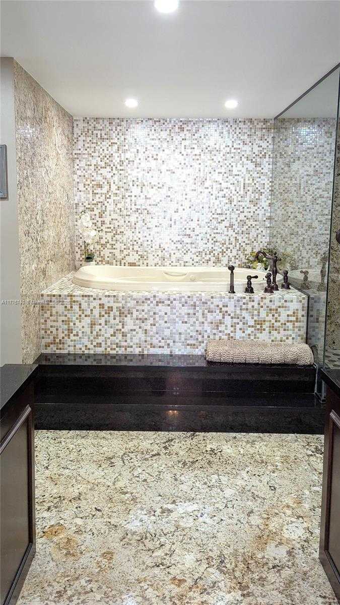 Small Image of 5151 COLLINS AVE #PH C, Miami Beach Number 43