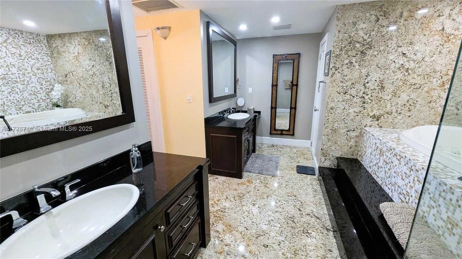 Small Image of 5151 COLLINS AVE #PH C, Miami Beach Number 45