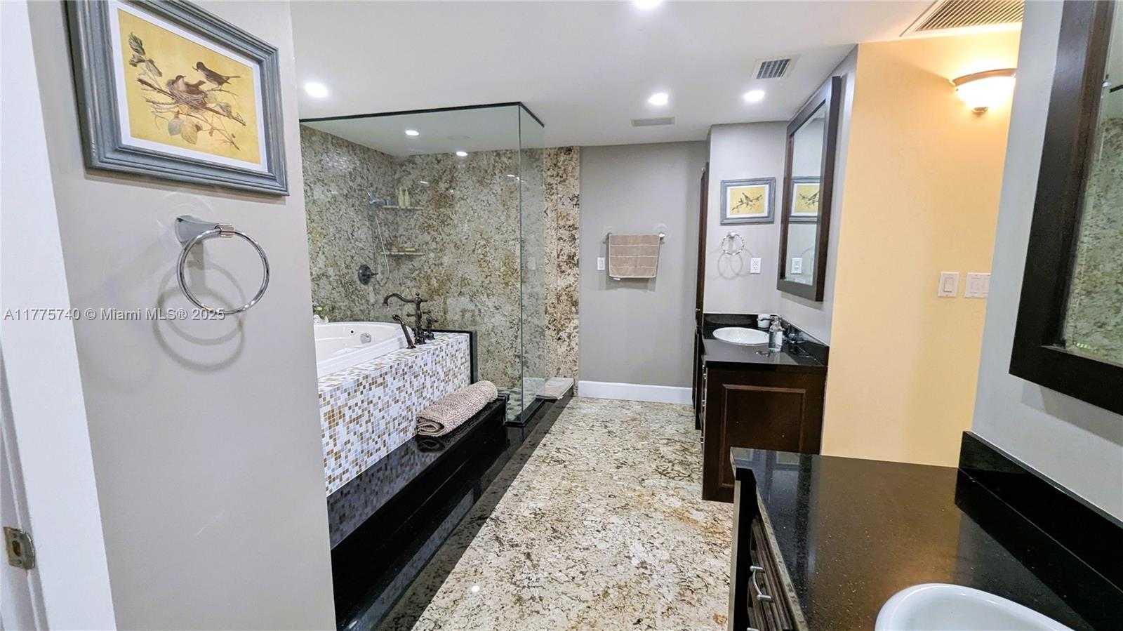 Small Image of 5151 COLLINS AVE #PH C, Miami Beach Number 46