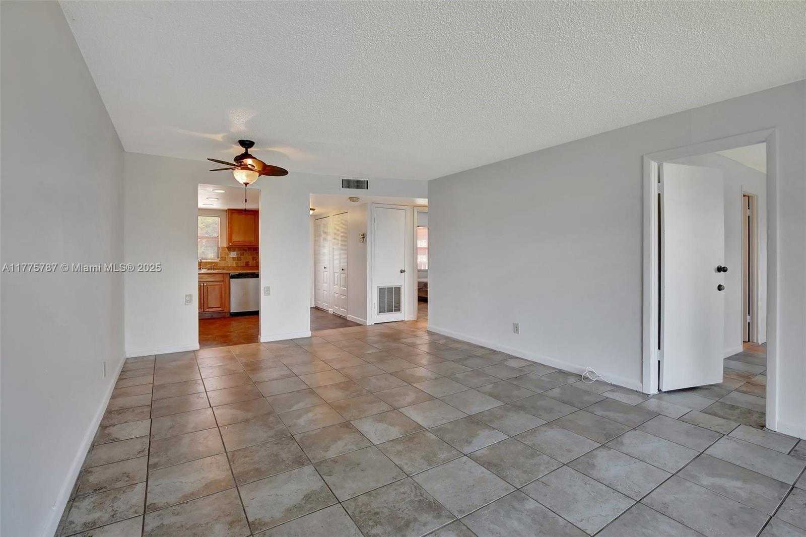 Small Image of 9621 SUNRISE LAKES BLVD #203, Sunrise Number 13