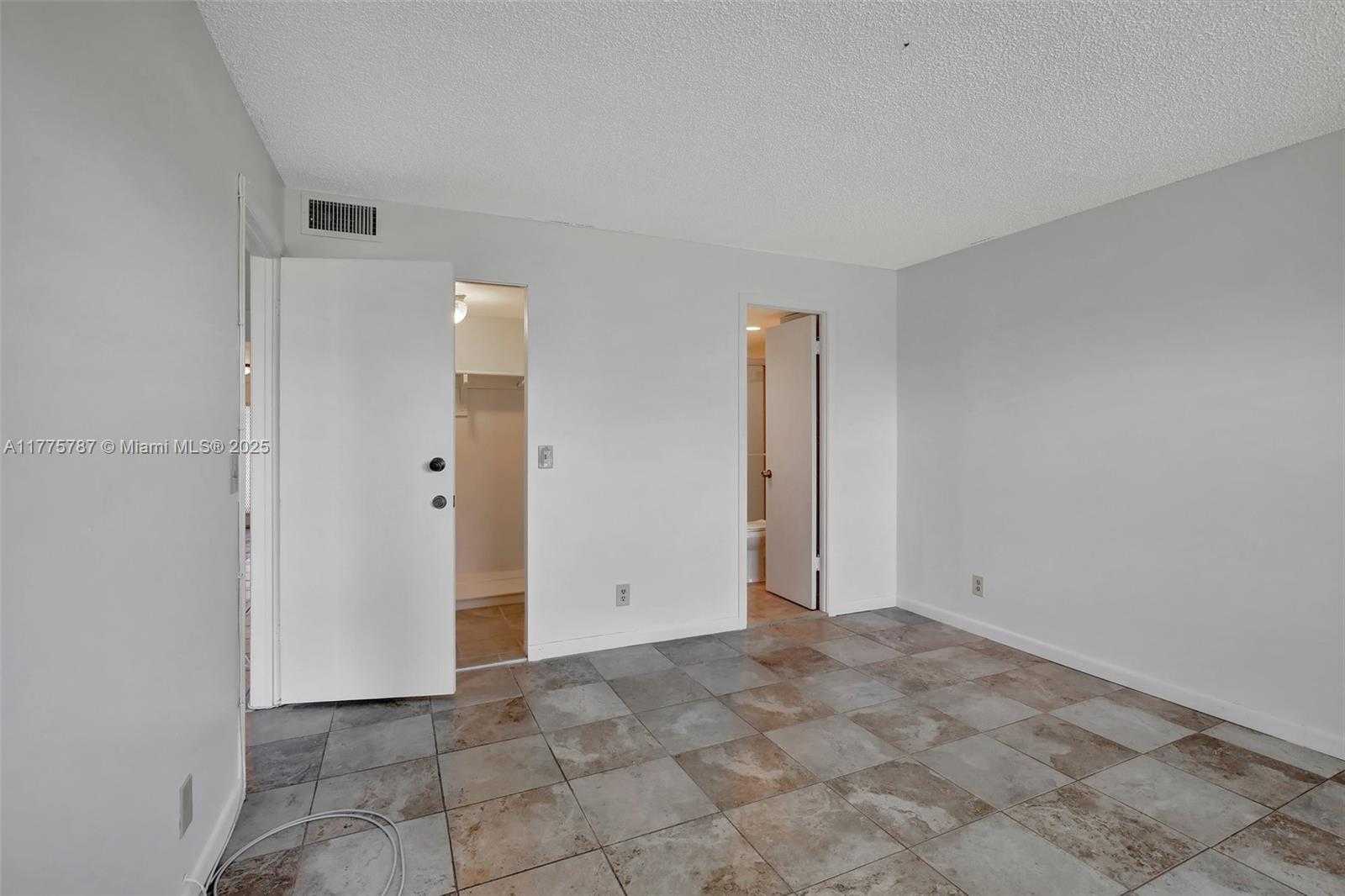 Small Image of 9621 SUNRISE LAKES BLVD #203, Sunrise Number 16