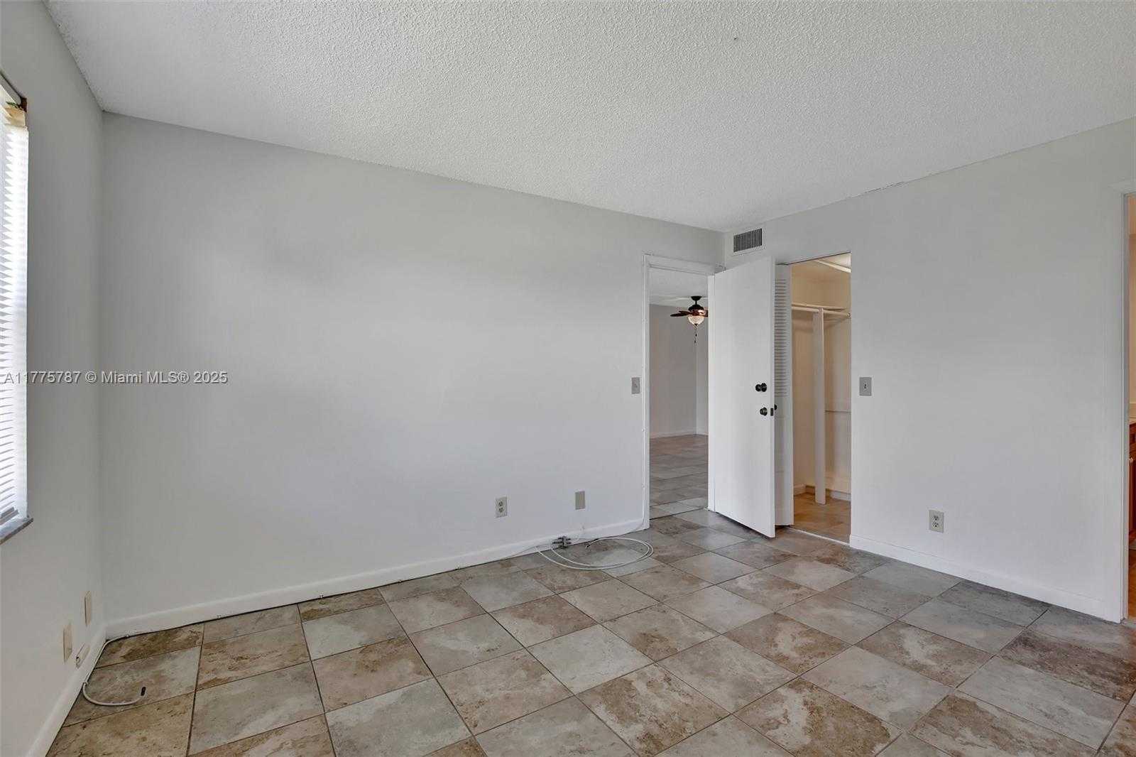 Small Image of 9621 SUNRISE LAKES BLVD #203, Sunrise Number 17