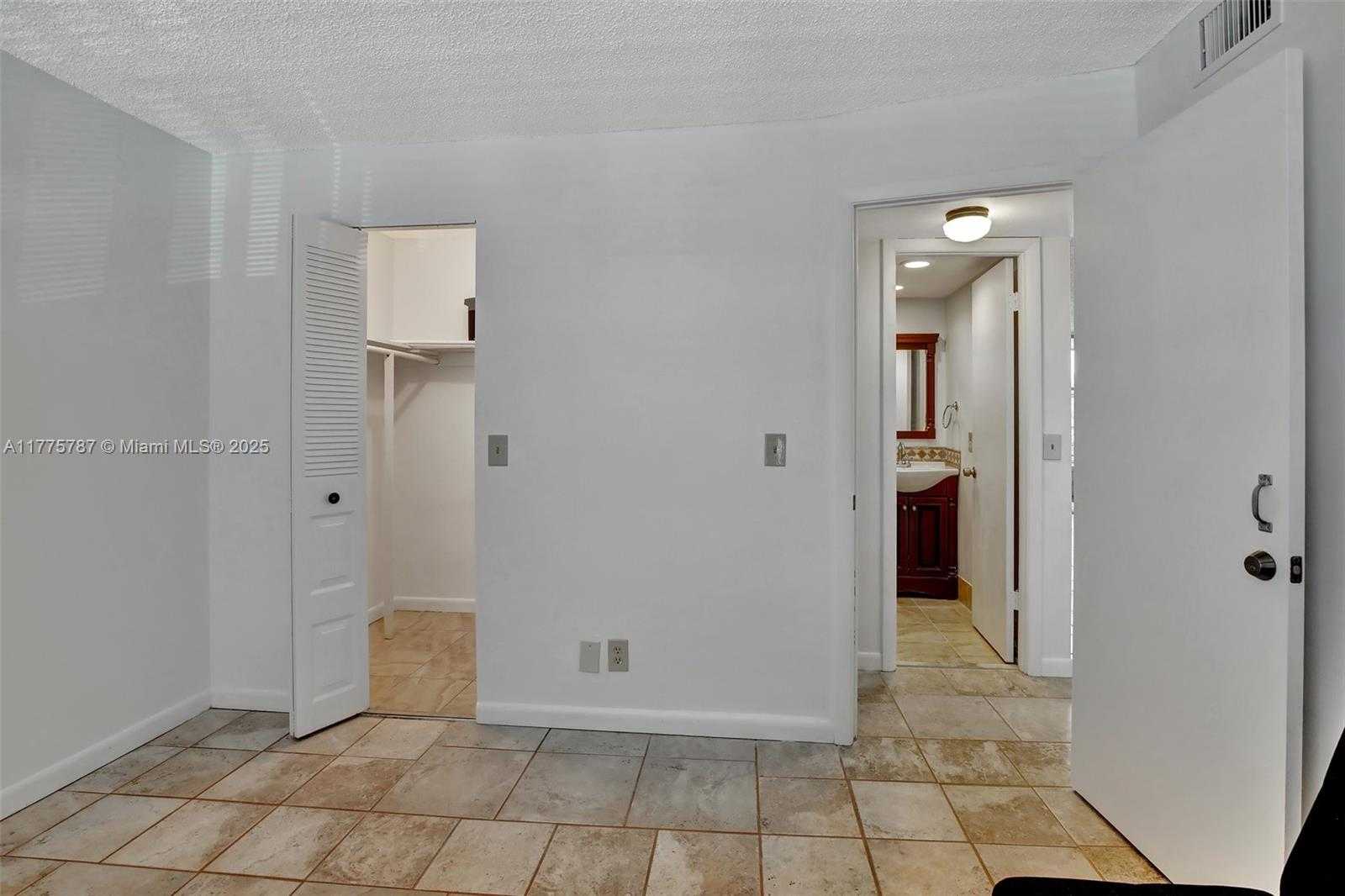 Small Image of 9621 SUNRISE LAKES BLVD #203, Sunrise Number 22