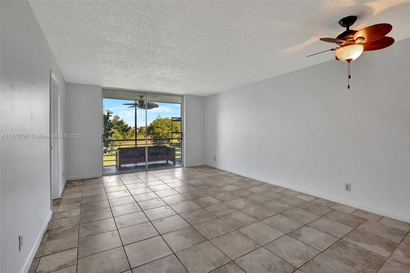 Small Image of 9621 SUNRISE LAKES BLVD #203, Sunrise Number 8