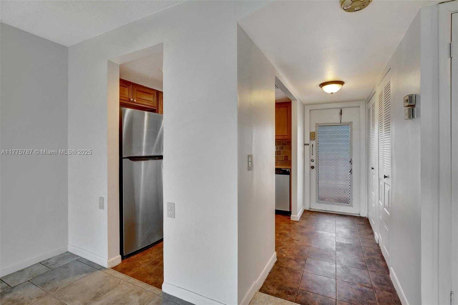 Small Image of 9621 SUNRISE LAKES BLVD #203, Sunrise Number 9