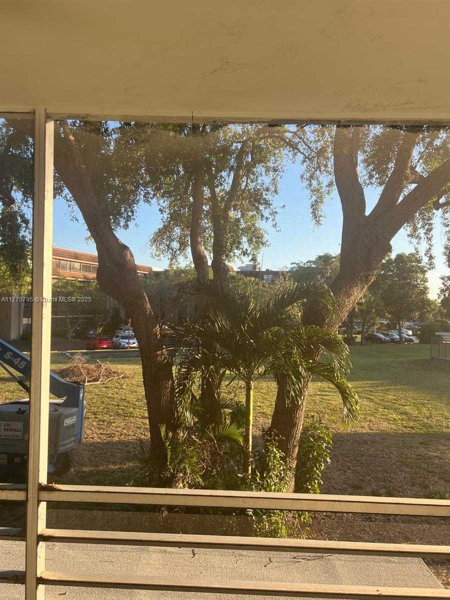 Small Image of 447 NORTH EAST 195TH ST #217, Miami Number 3