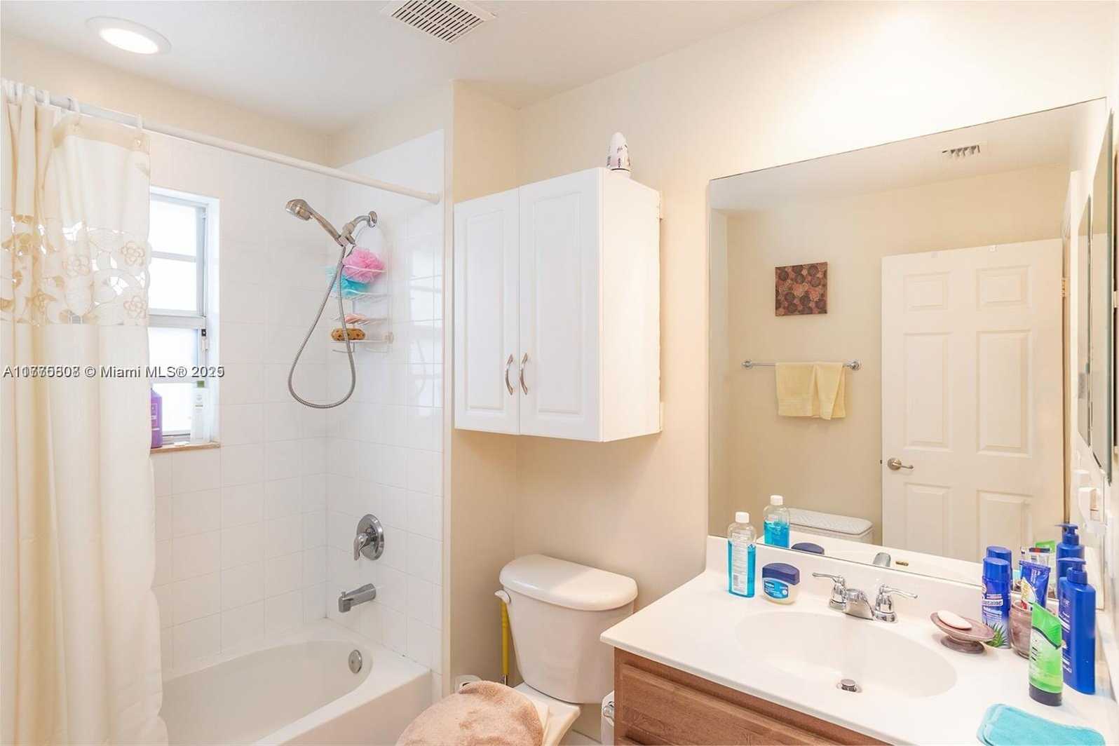 Small Image of 611 SOUTH WEST 1ST TER #611, Pompano Beach Number 5