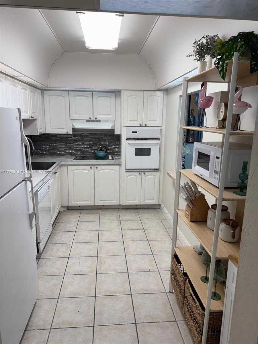 Small Image of 19380 COLLINS AVE #707, Sunny Isles Beach Number 23