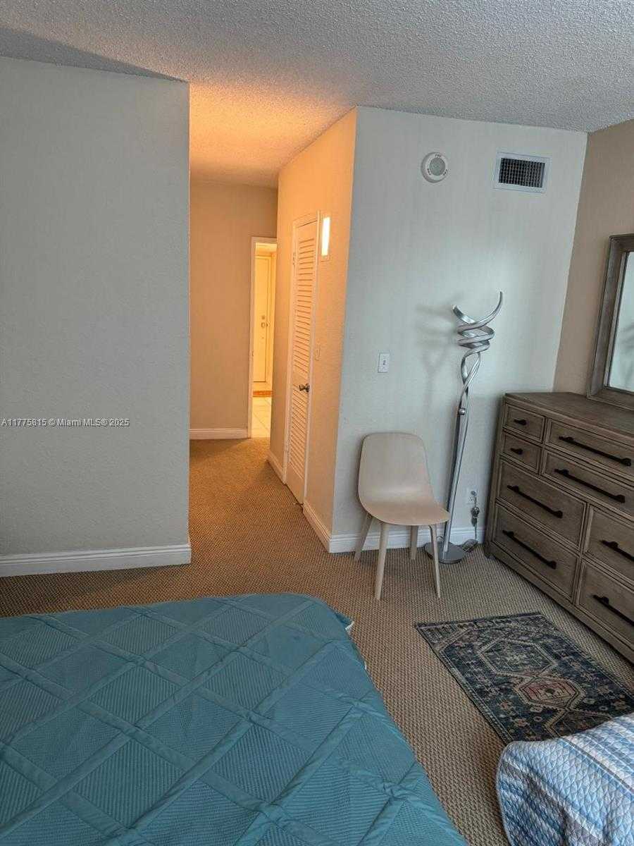 Small Image of 19380 COLLINS AVE #707, Sunny Isles Beach Number 4