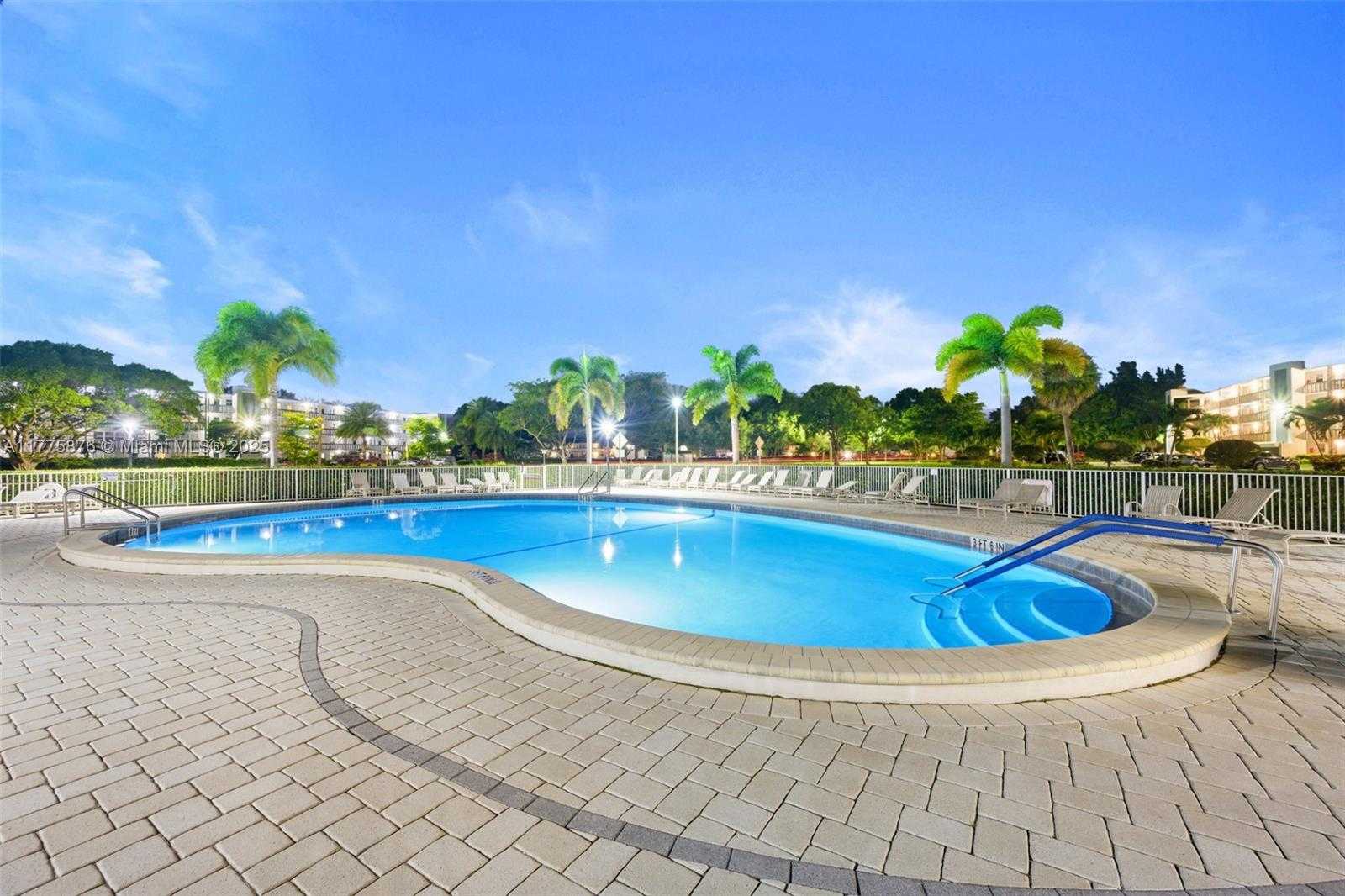 Small Image of 45 ISLEWOOD B #45, Deerfield Beach Number 24