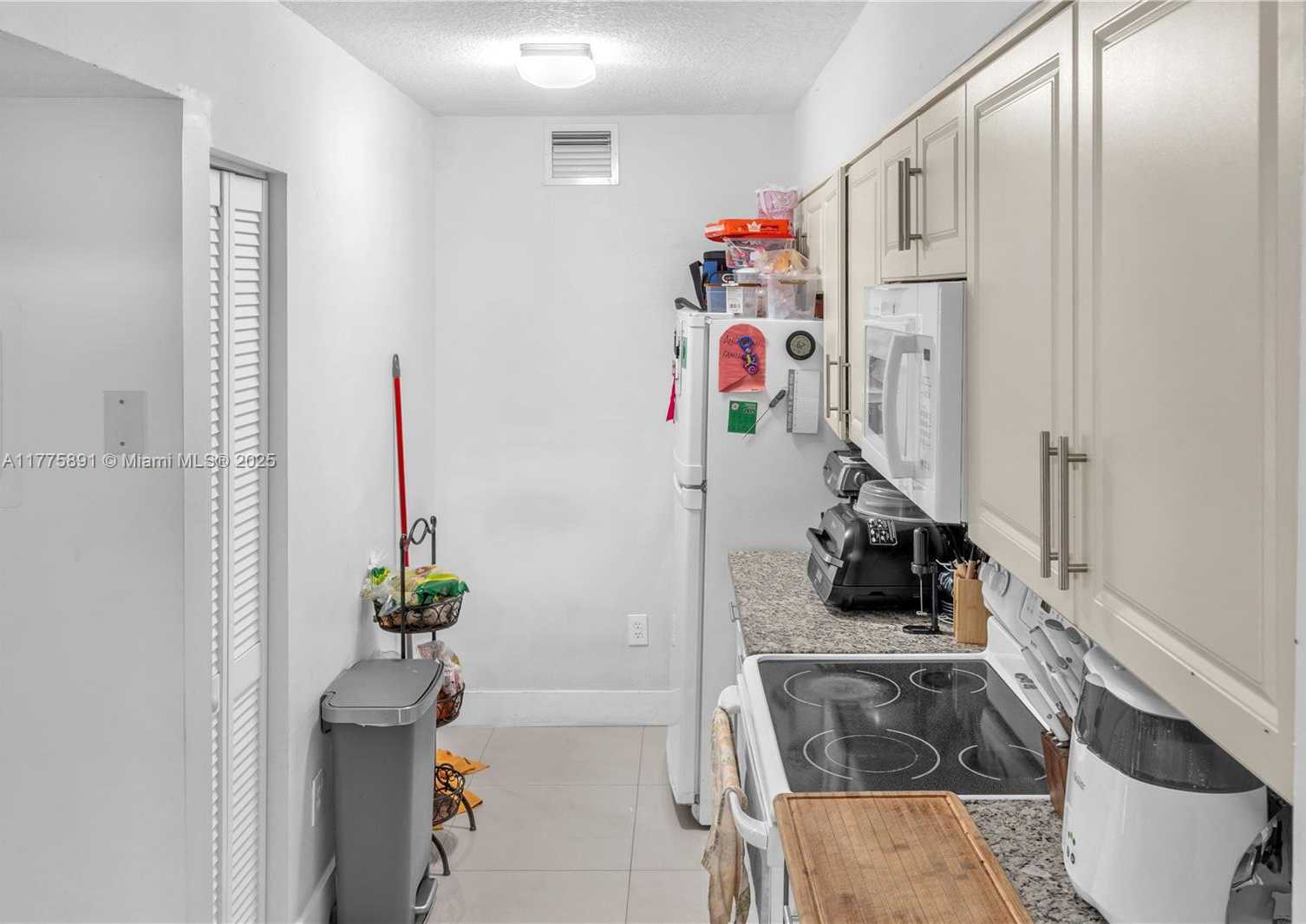 Small Image of 18810 NORTH WEST 57TH AVE #104, Hialeah Number 11