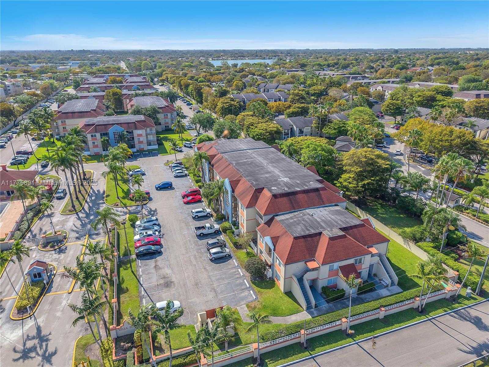 Small Image of 18810 NORTH WEST 57TH AVE #104, Hialeah Number 17