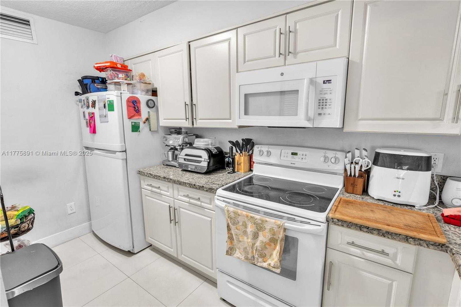Small Image of 18810 NORTH WEST 57TH AVE #104, Hialeah Number 7
