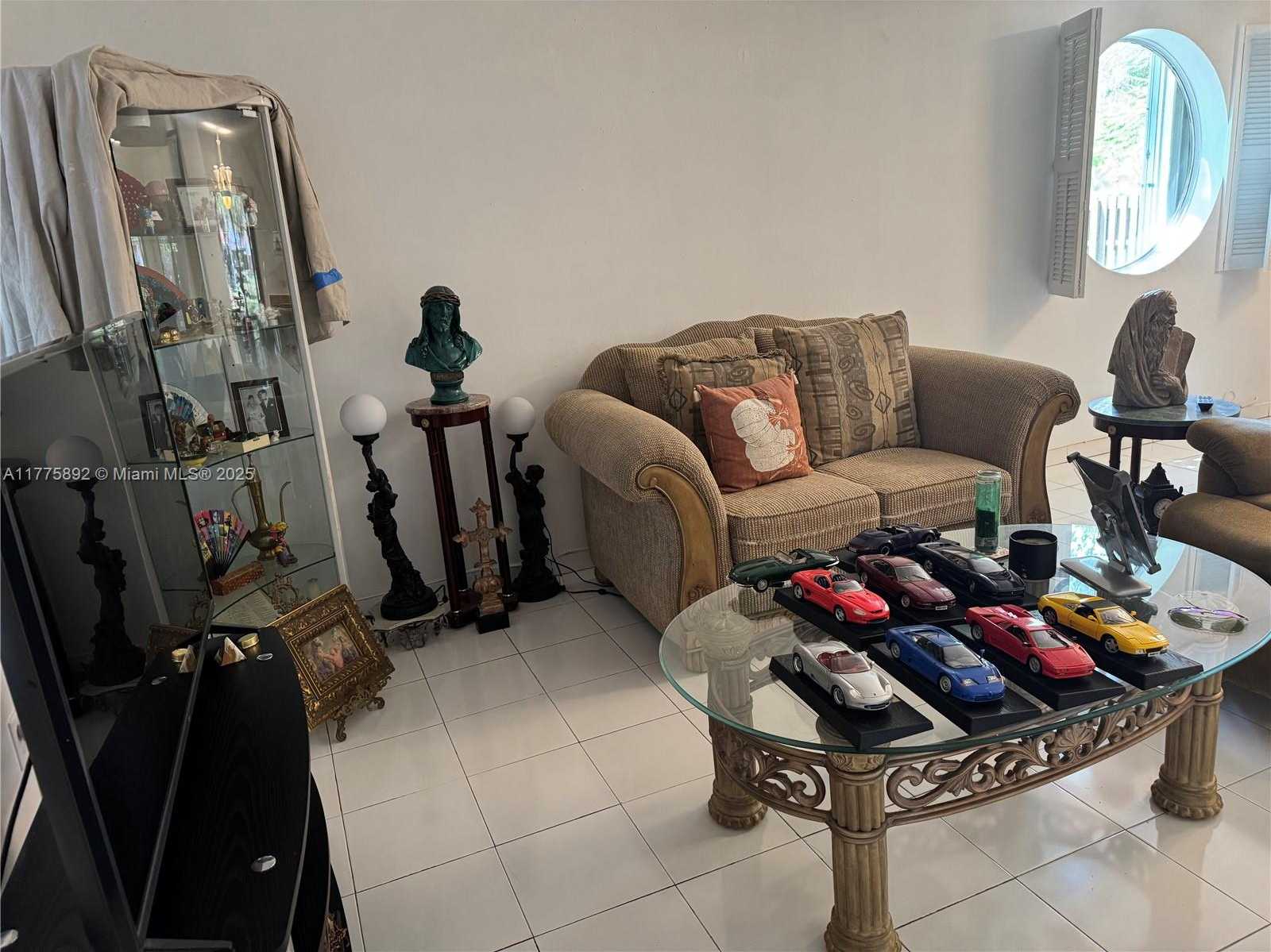 Small Image of 15563 SOUTH WEST 110TH TER #15563, Miami Number 10