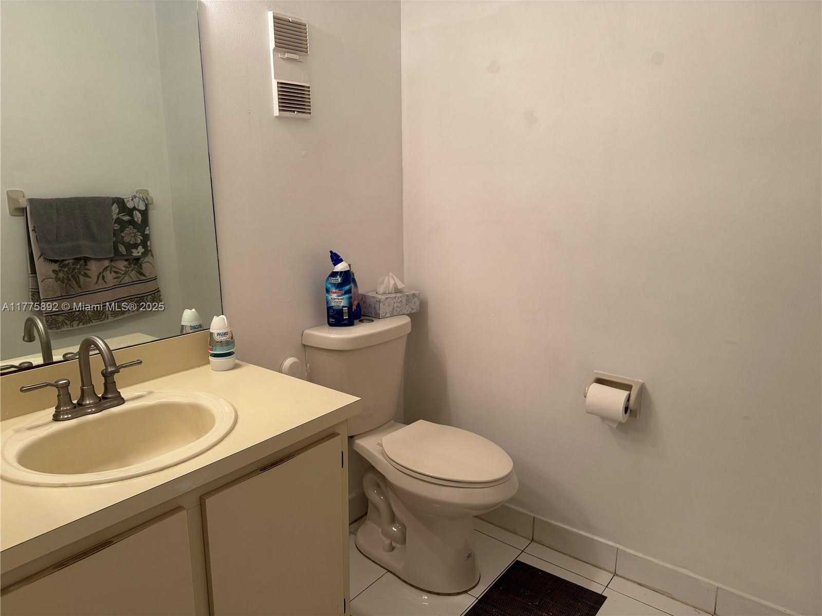 Small Image of 15563 SOUTH WEST 110TH TER #15563, Miami Number 11