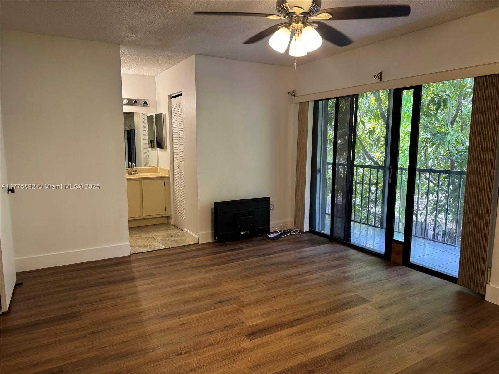 Small Image of 15563 SOUTH WEST 110TH TER #15563, Miami Number 15