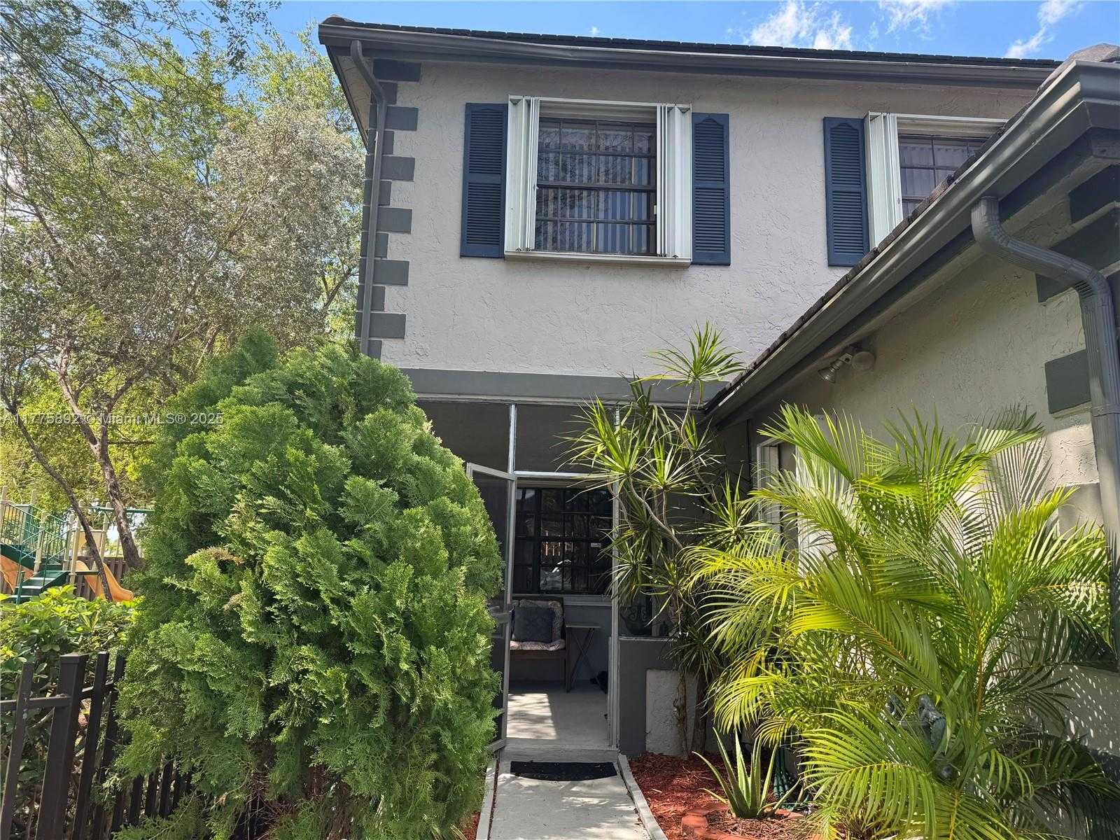 Small Image of 15563 SOUTH WEST 110TH TER #15563, Miami Number 2