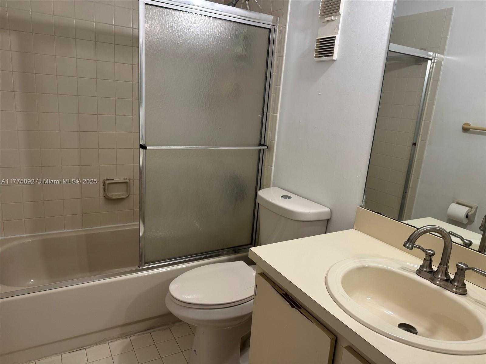 Small Image of 15563 SOUTH WEST 110TH TER #15563, Miami Number 25