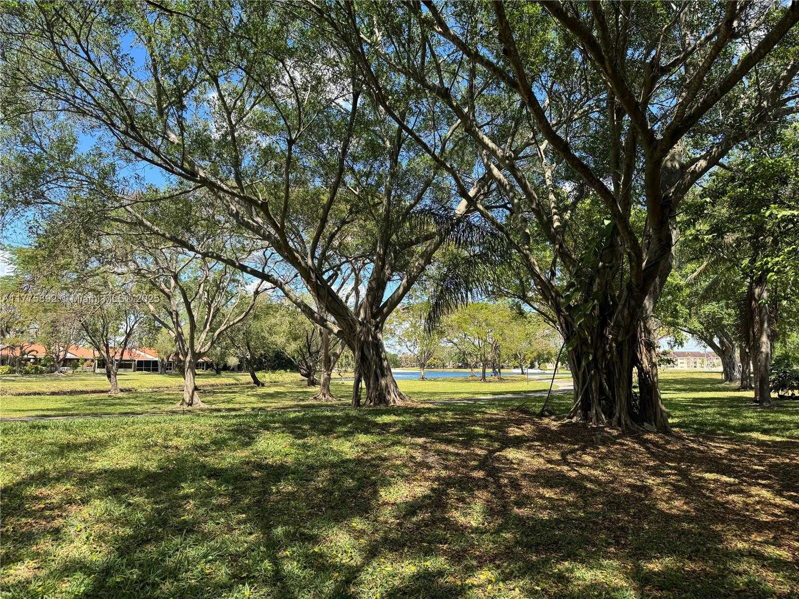 Small Image of 15563 SOUTH WEST 110TH TER #15563, Miami Number 29