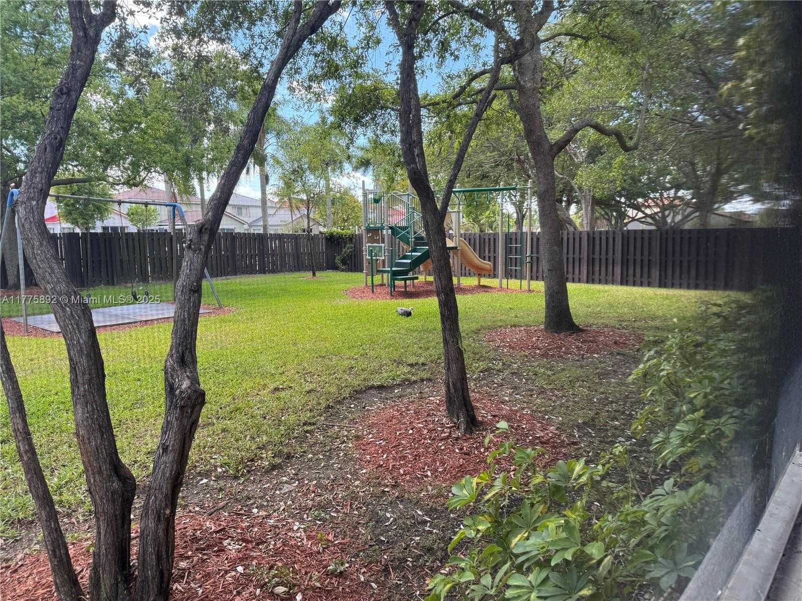 Small Image of 15563 SOUTH WEST 110TH TER #15563, Miami Number 36