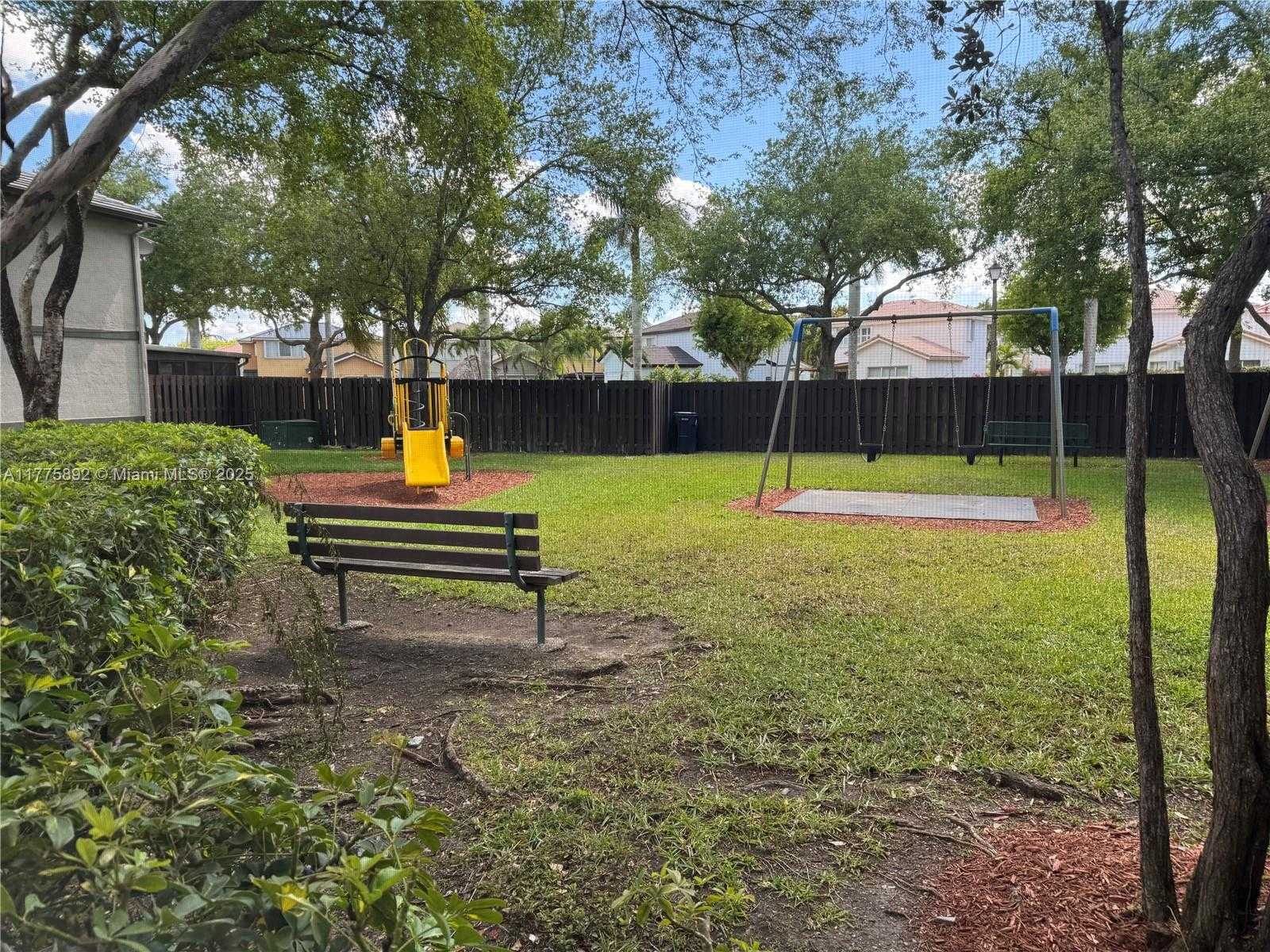Small Image of 15563 SOUTH WEST 110TH TER #15563, Miami Number 37