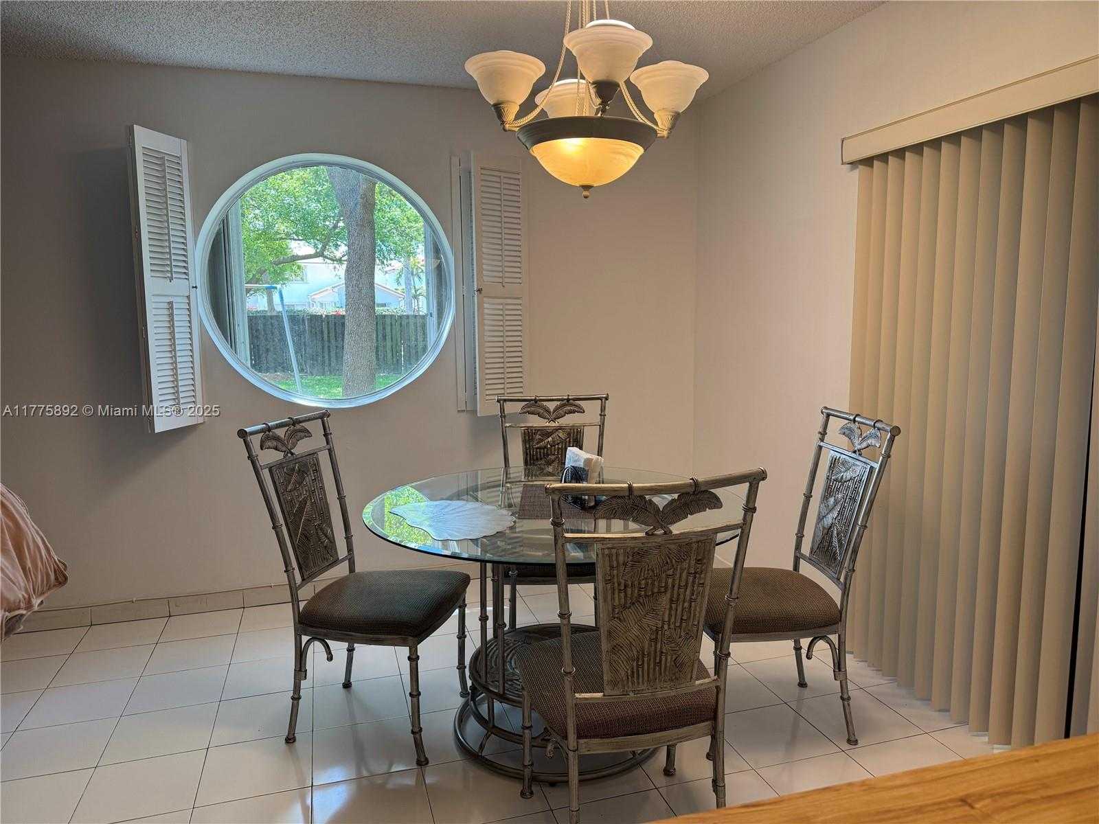 Small Image of 15563 SOUTH WEST 110TH TER #15563, Miami Number 8