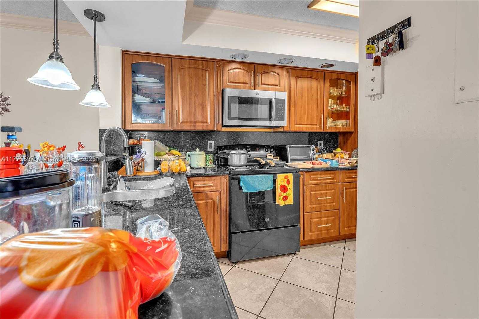Small Image of 18840 NORTH WEST 57TH AVE #107, Hialeah Number 12