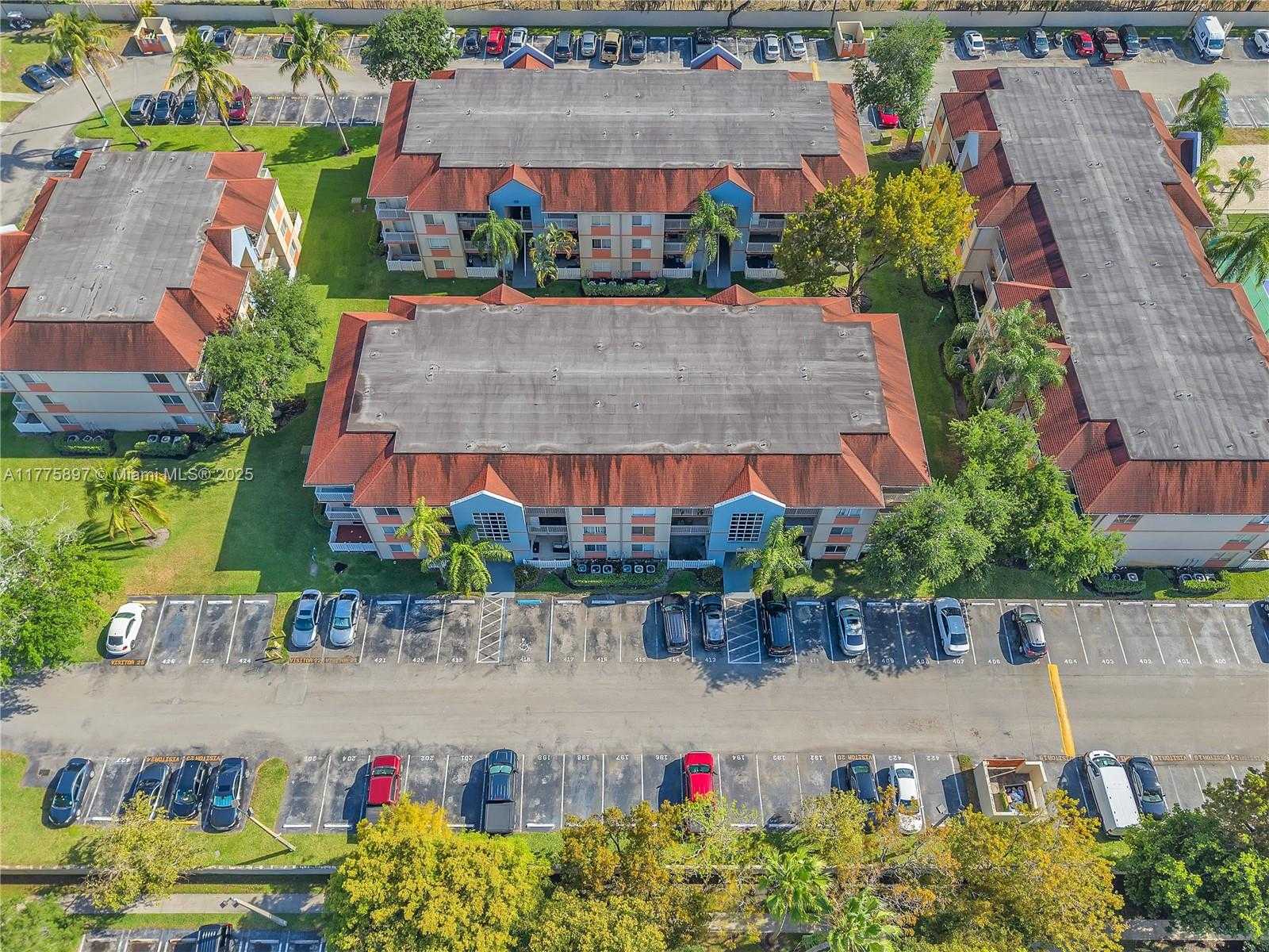 Small Image of 18840 NORTH WEST 57TH AVE #107, Hialeah Number 9