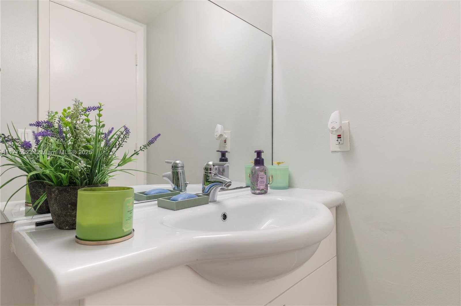 Small Image of 2801 SOUTH WEST 87TH AVE #1006, Davie Number 17