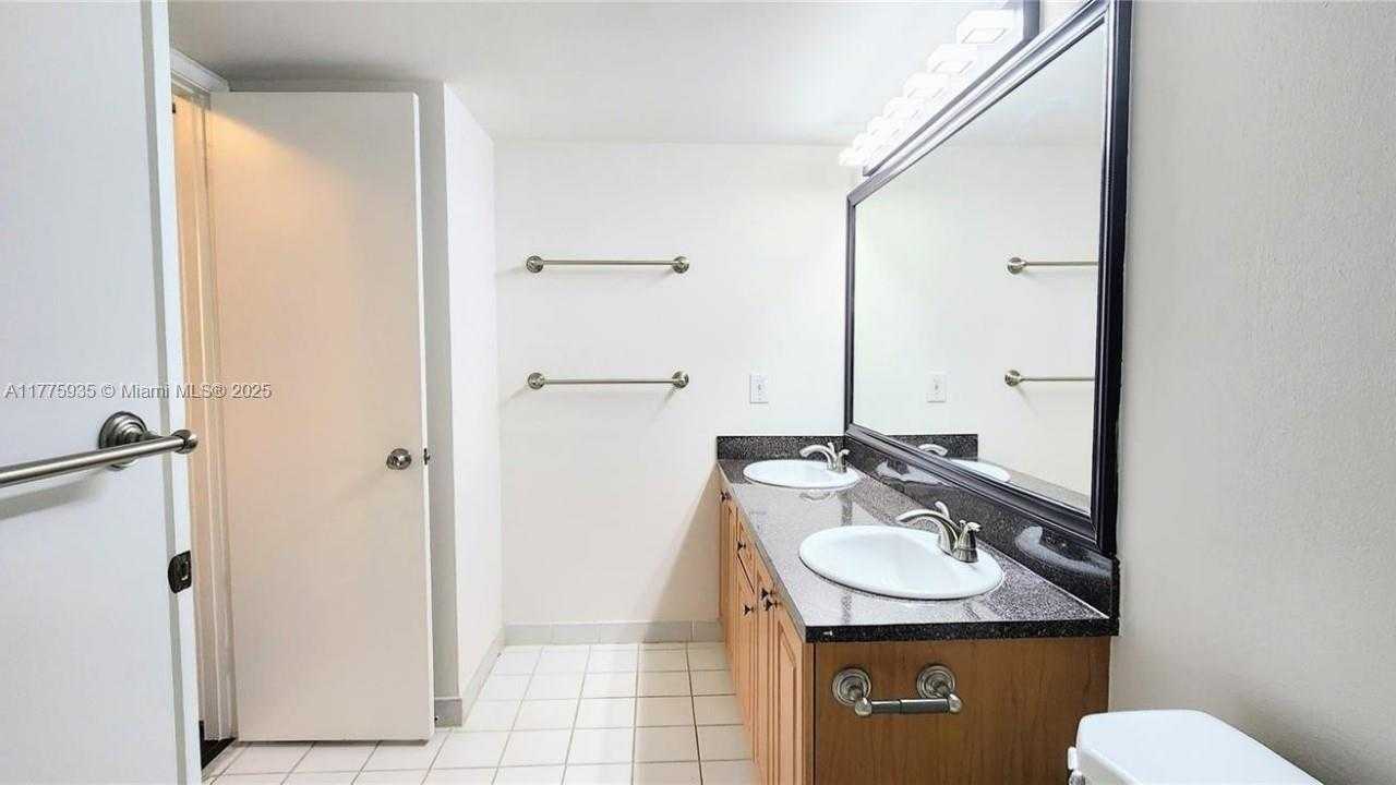 Small Image of 3300 NORTH EAST 191ST ST #614, Aventura Number 23