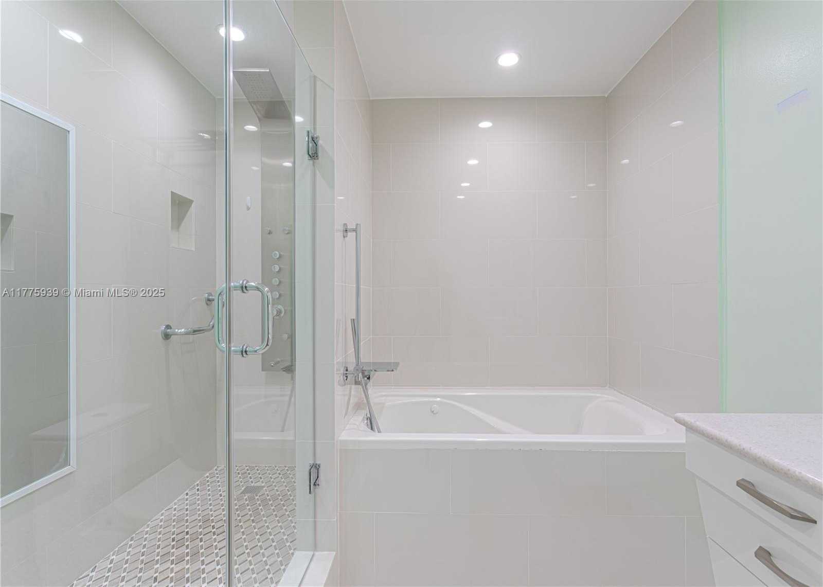 Small Image of 231 SOUTH POINCIANA DR #401, Sunny Isles Beach Number 27