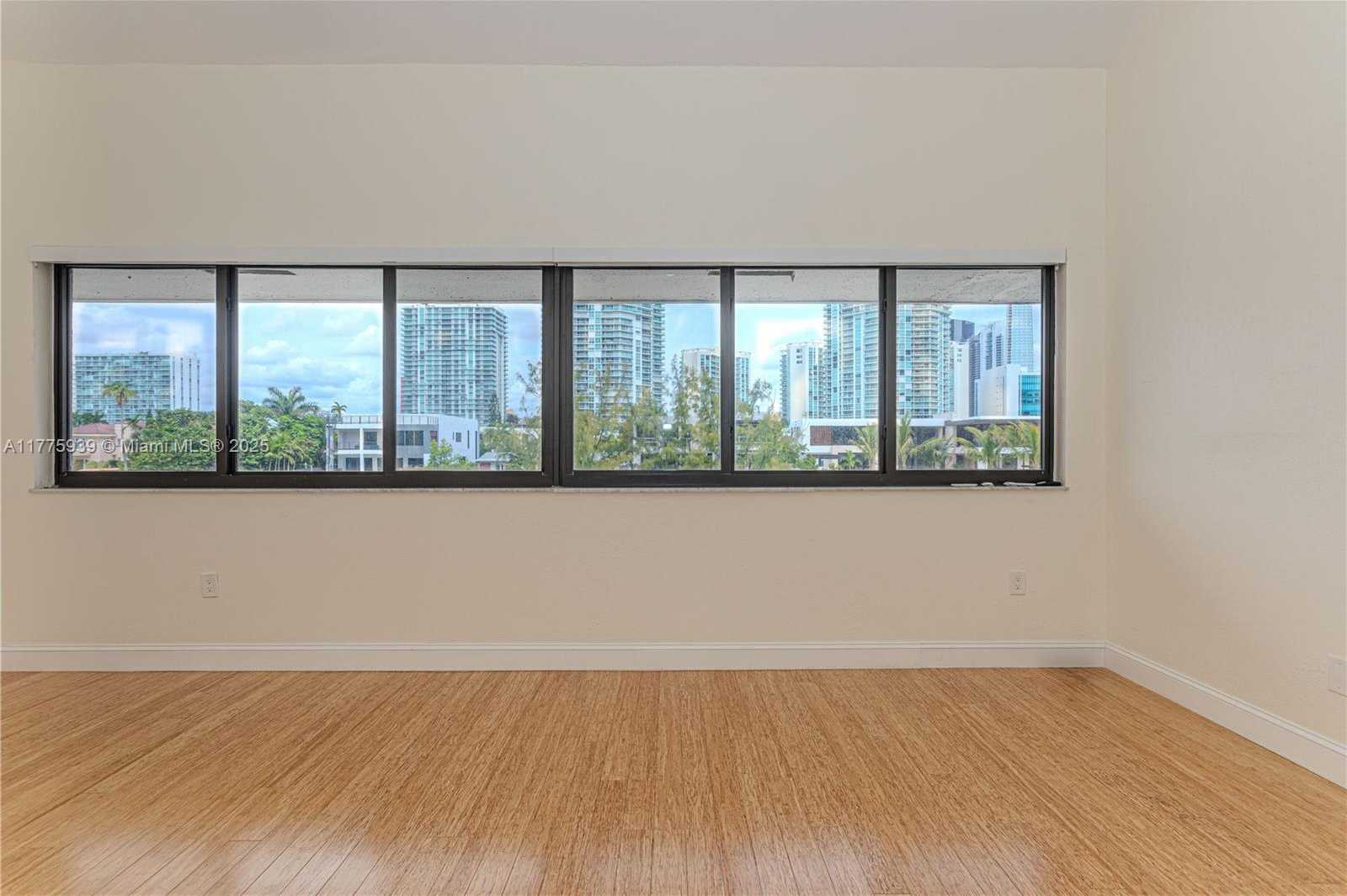 Small Image of 231 SOUTH POINCIANA DR #401, Sunny Isles Beach Number 28