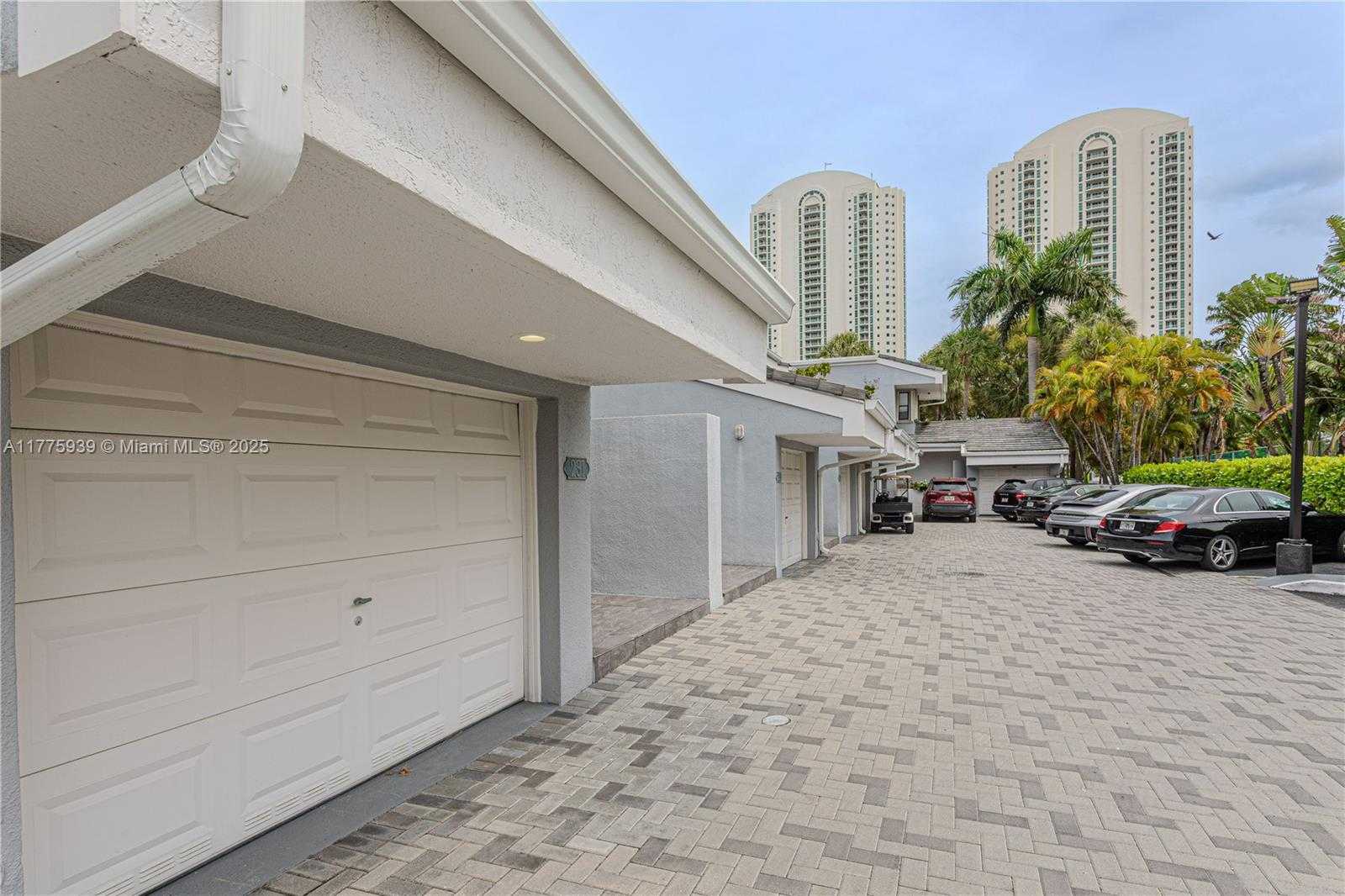 Small Image of 231 SOUTH POINCIANA DR #401, Sunny Isles Beach Number 3