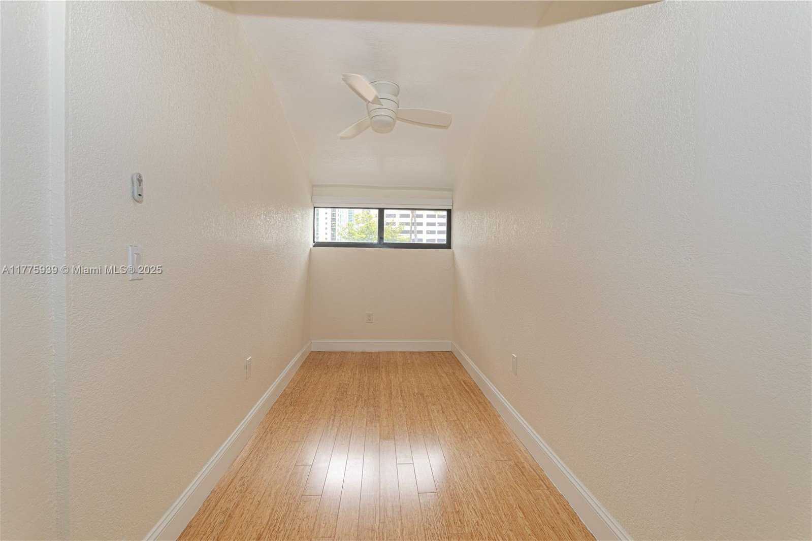 Small Image of 231 SOUTH POINCIANA DR #401, Sunny Isles Beach Number 38