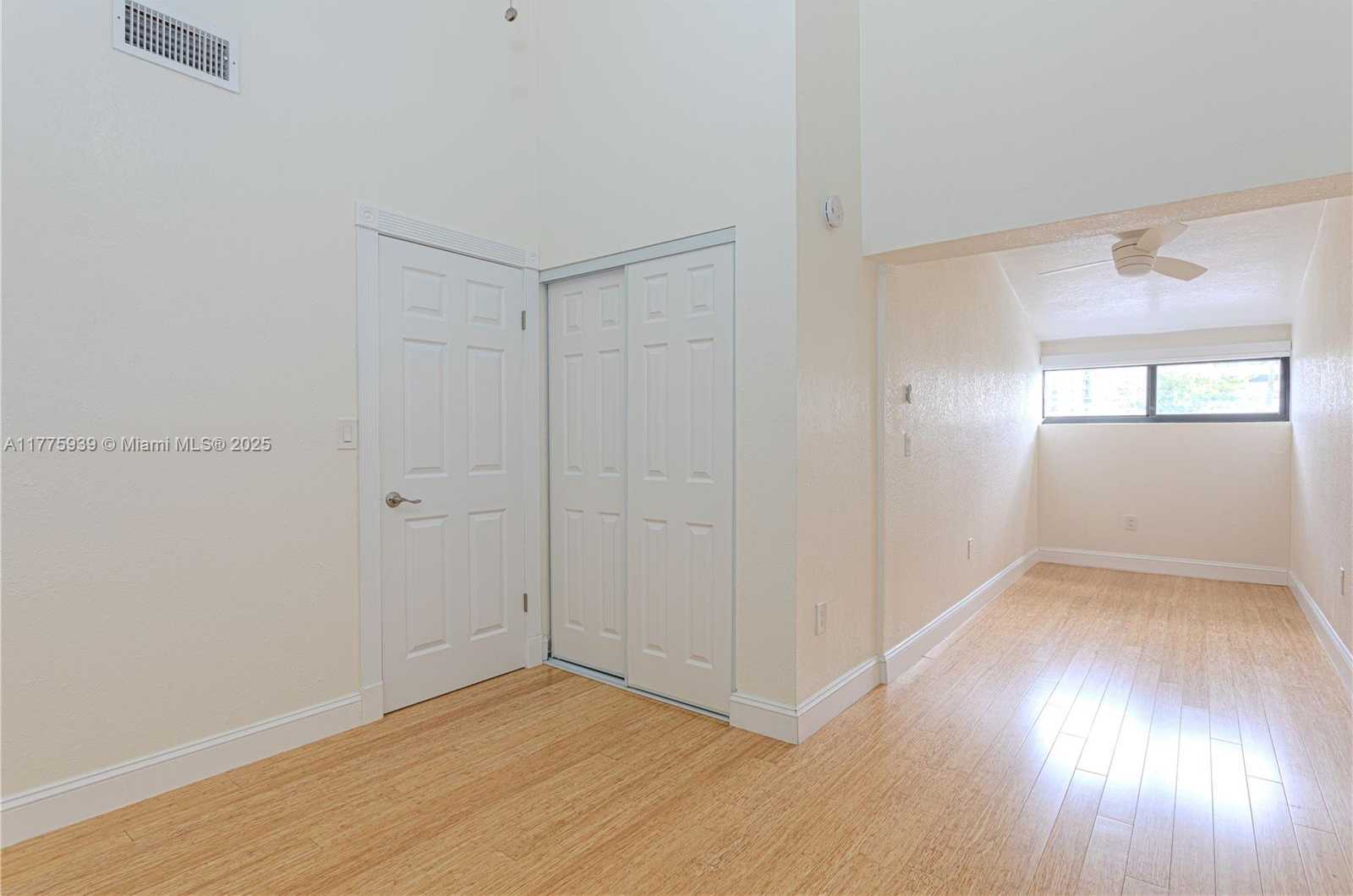 Small Image of 231 SOUTH POINCIANA DR #401, Sunny Isles Beach Number 39