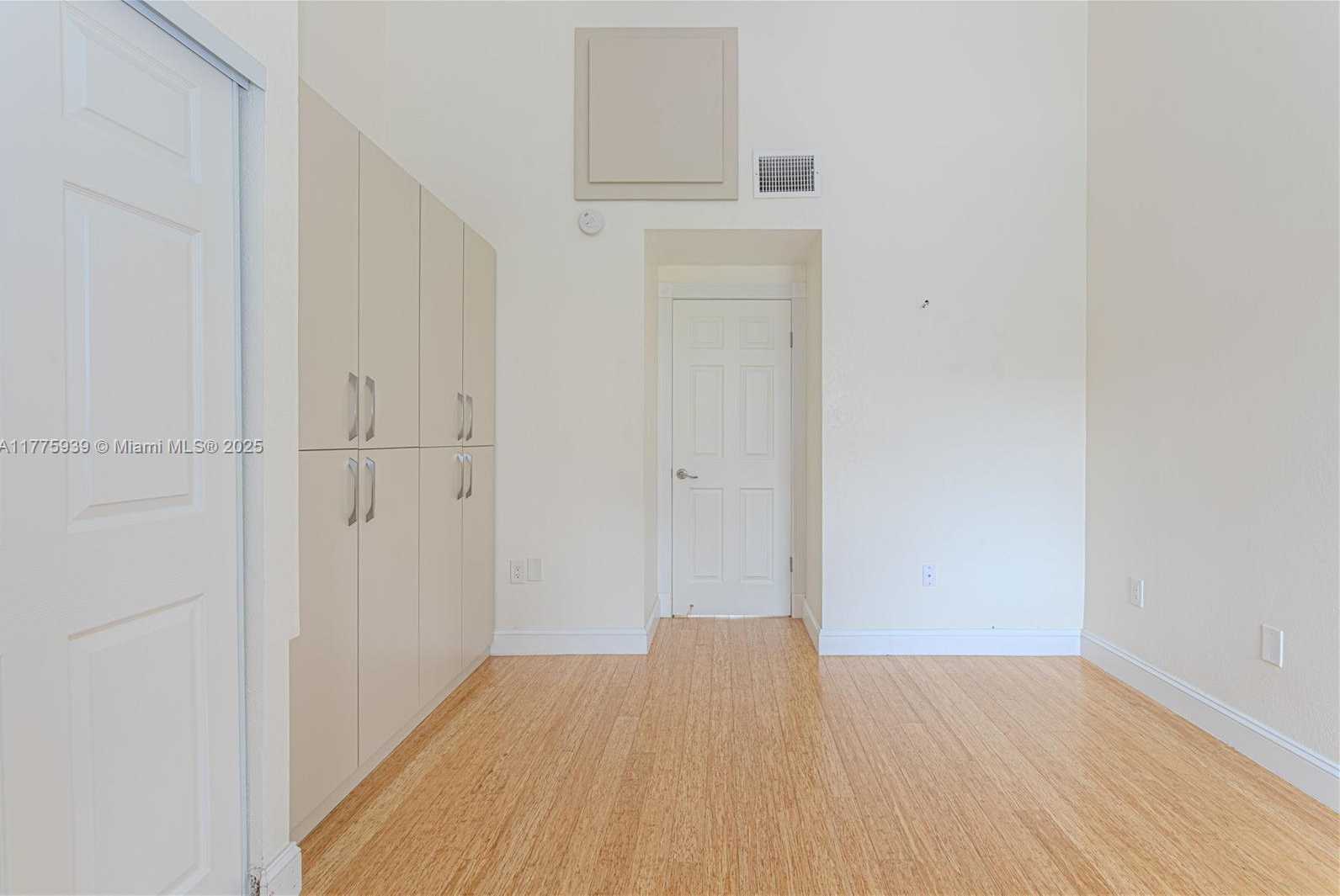 Small Image of 231 SOUTH POINCIANA DR #401, Sunny Isles Beach Number 41