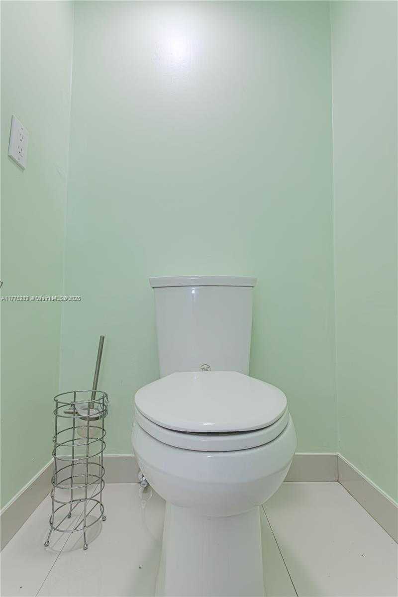 Small Image of 231 SOUTH POINCIANA DR #401, Sunny Isles Beach Number 46