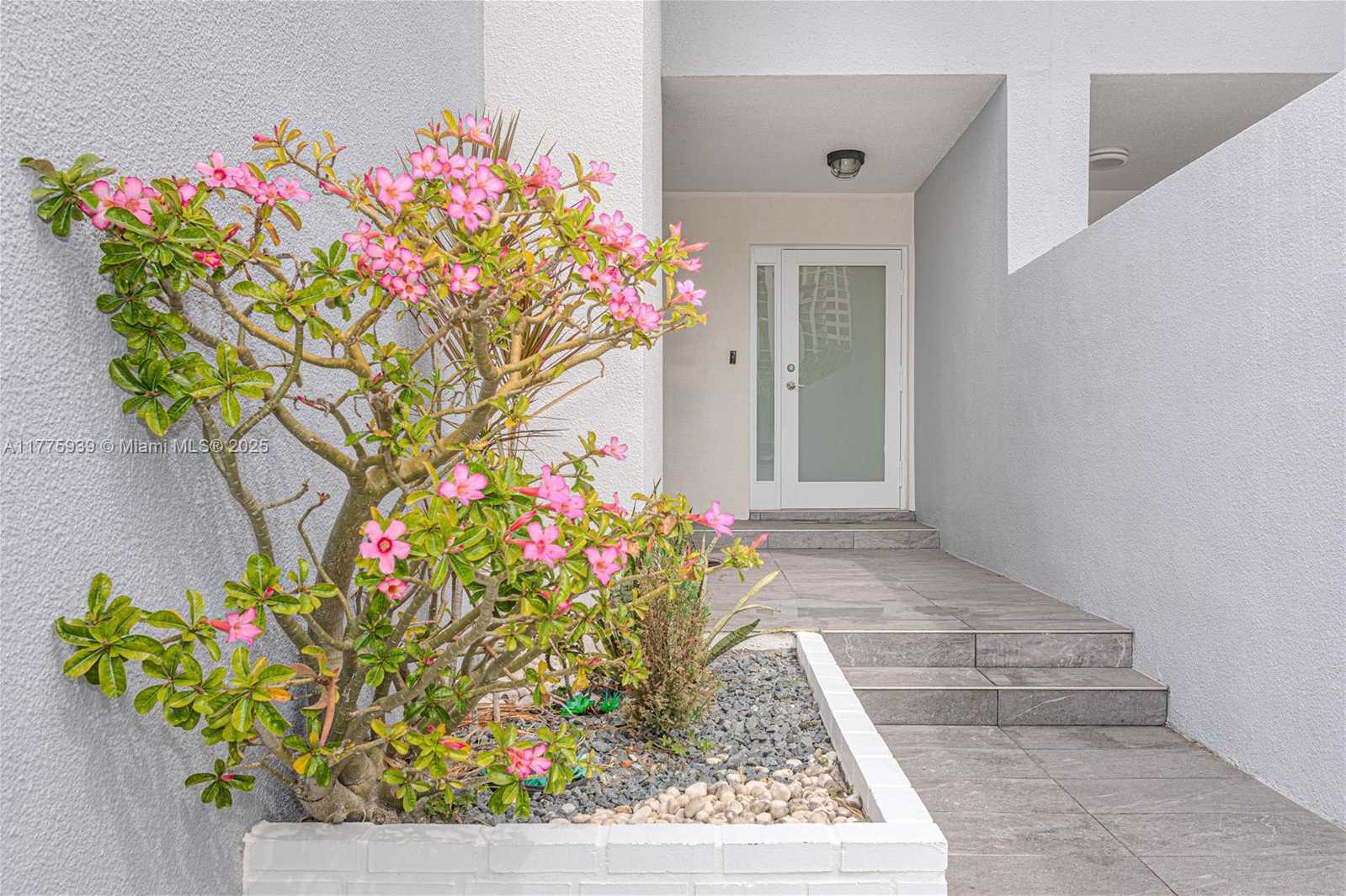 Small Image of 231 SOUTH POINCIANA DR #401, Sunny Isles Beach Number 5