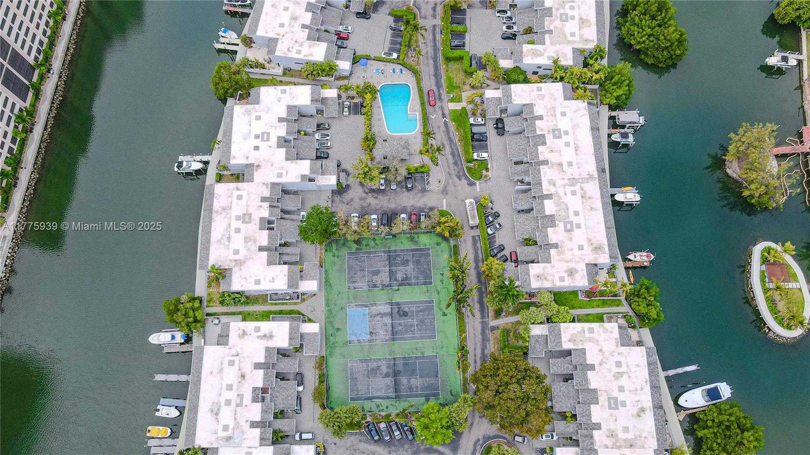 Small Image of 231 SOUTH POINCIANA DR #401, Sunny Isles Beach Number 57