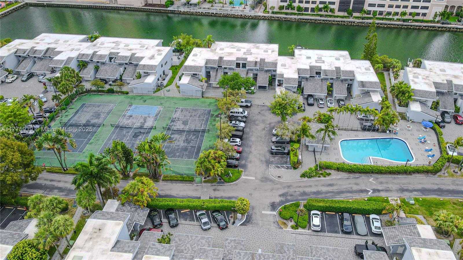 Small Image of 231 SOUTH POINCIANA DR #401, Sunny Isles Beach Number 60