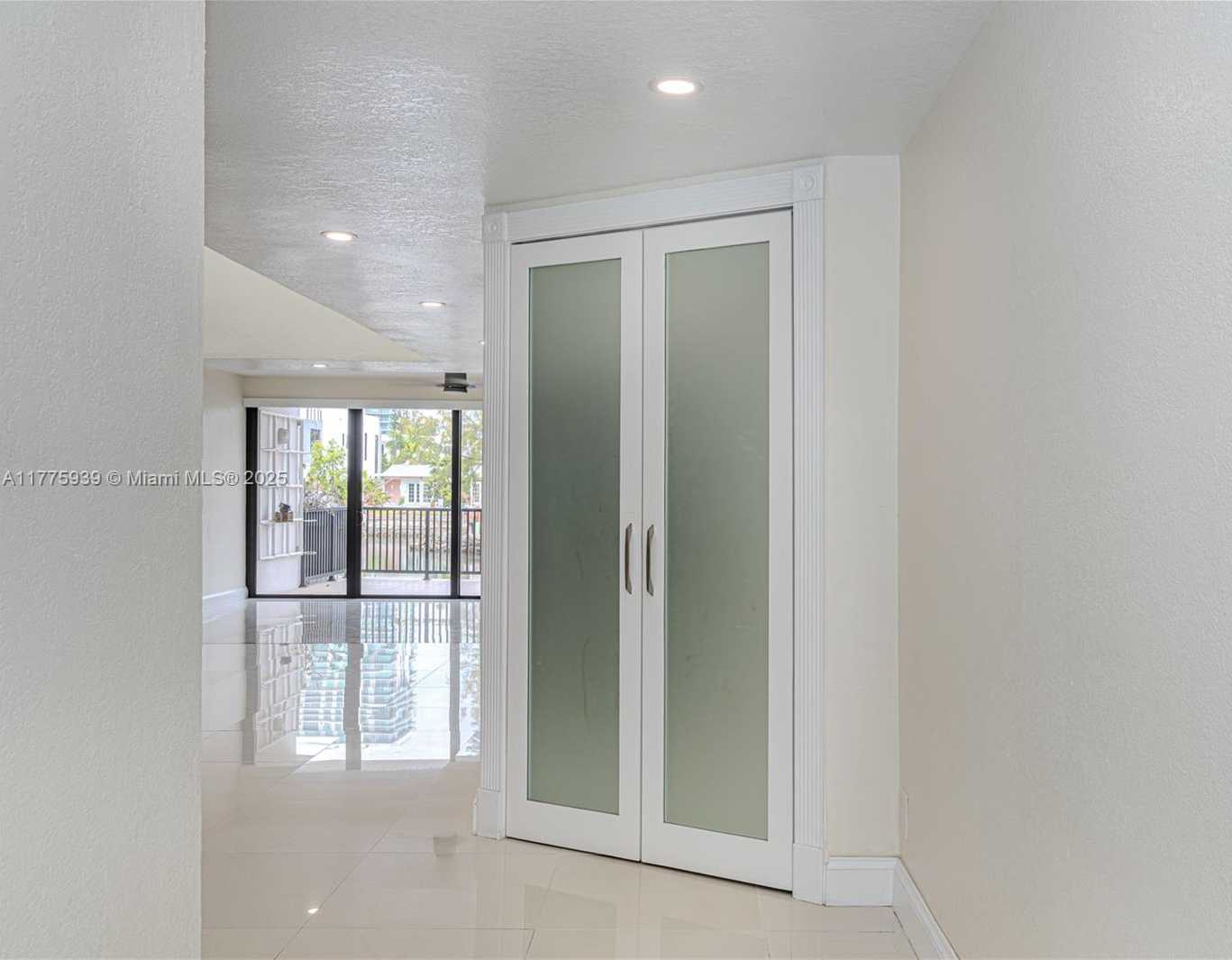 Small Image of 231 SOUTH POINCIANA DR #401, Sunny Isles Beach Number 7