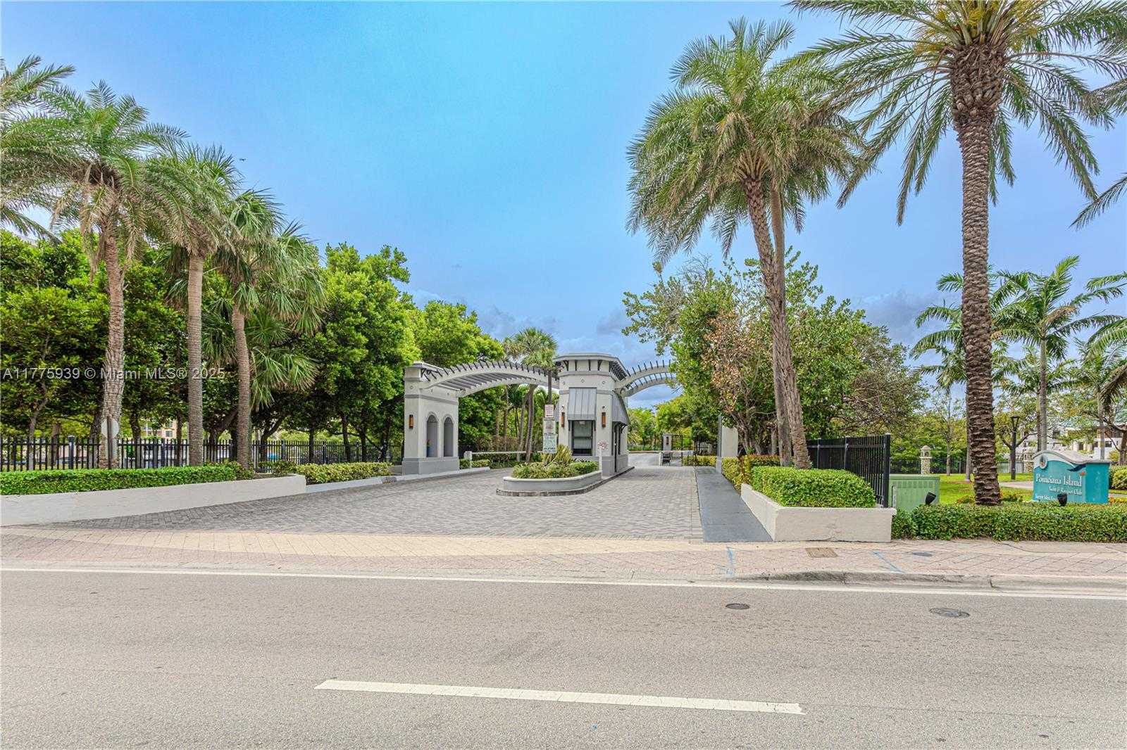 Small Image of 231 SOUTH POINCIANA DR #401, Sunny Isles Beach Number 70