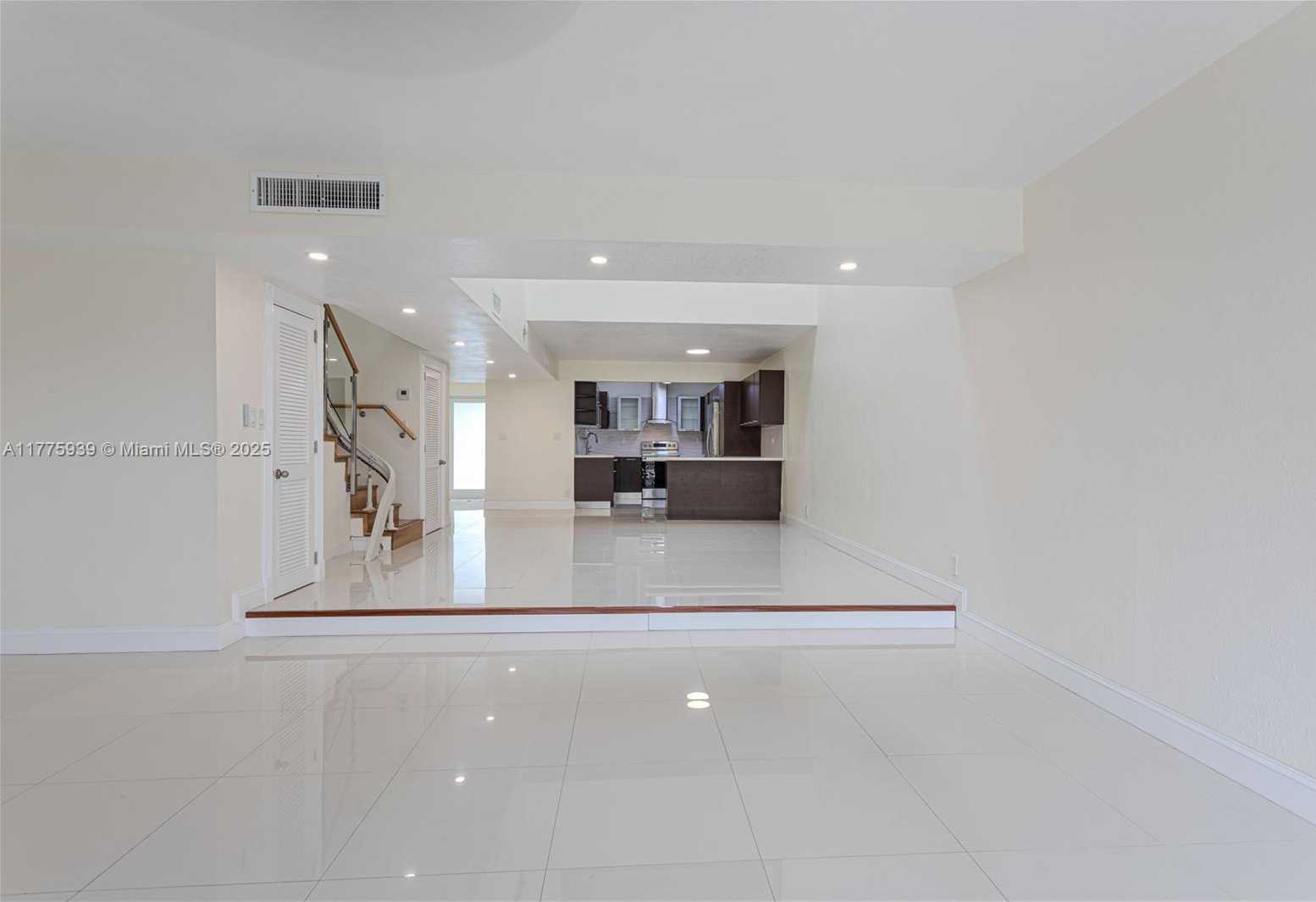 Small Image of 231 SOUTH POINCIANA DR #401, Sunny Isles Beach Number 9