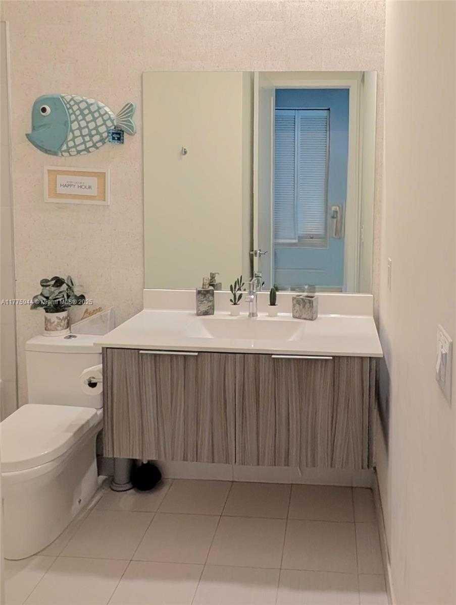 Small Image of 10365 NW 66th St, Doral, FL 33178, USA Number 10