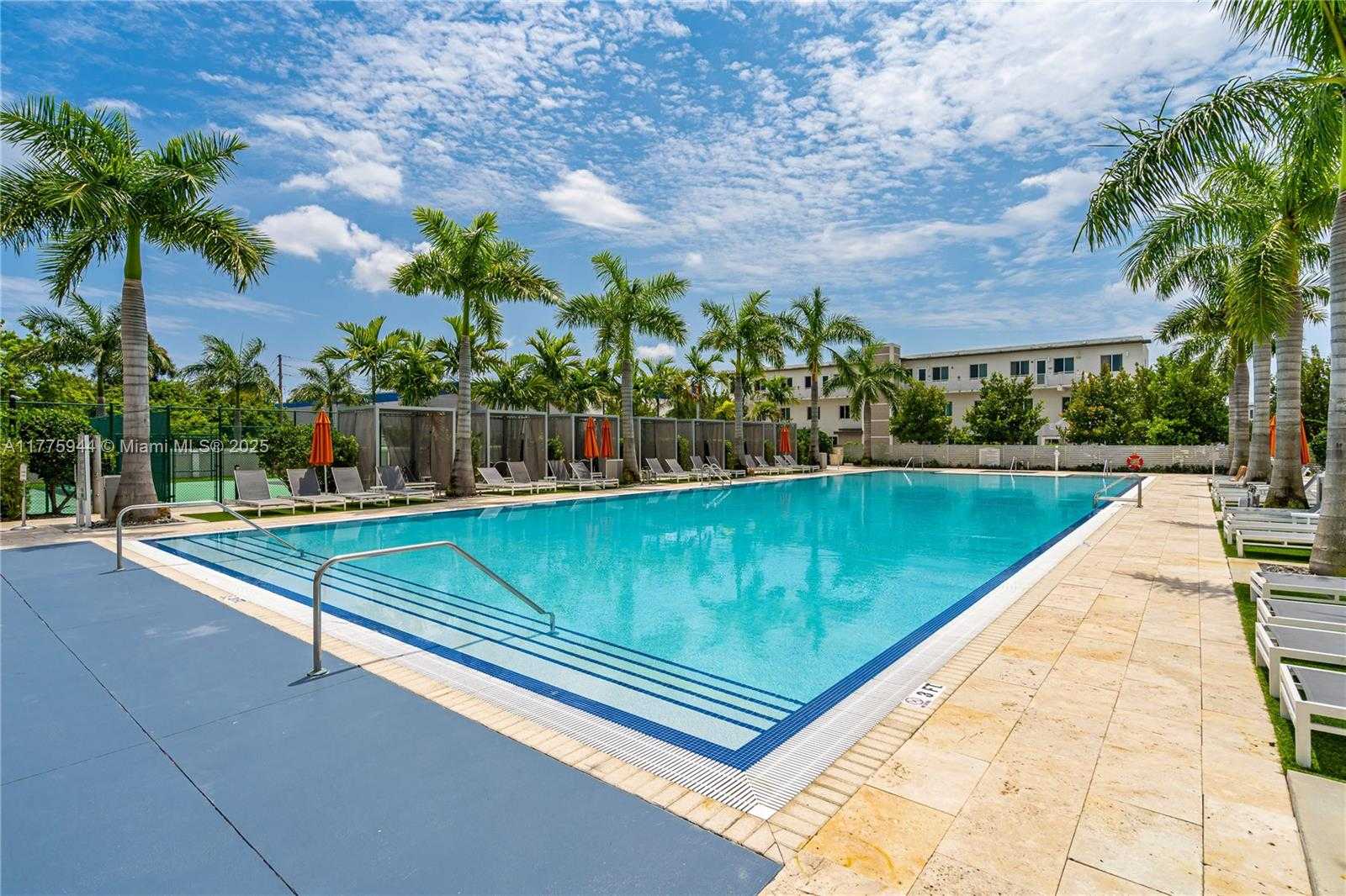 Small Image of 10365 NW 66th St, Doral, FL 33178, USA Number 18