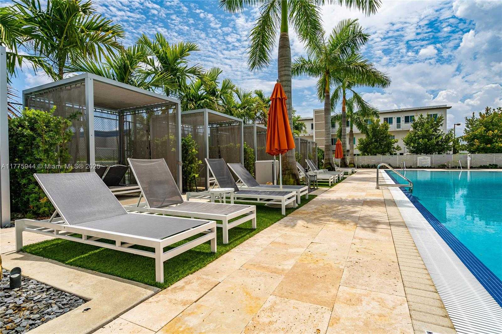 Small Image of 10365 NW 66th St, Doral, FL 33178, USA Number 20