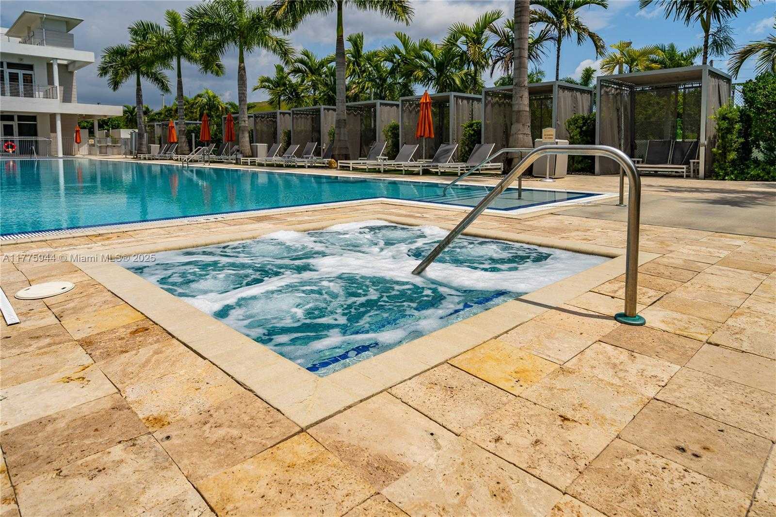 Small Image of 10365 NW 66th St, Doral, FL 33178, USA Number 21