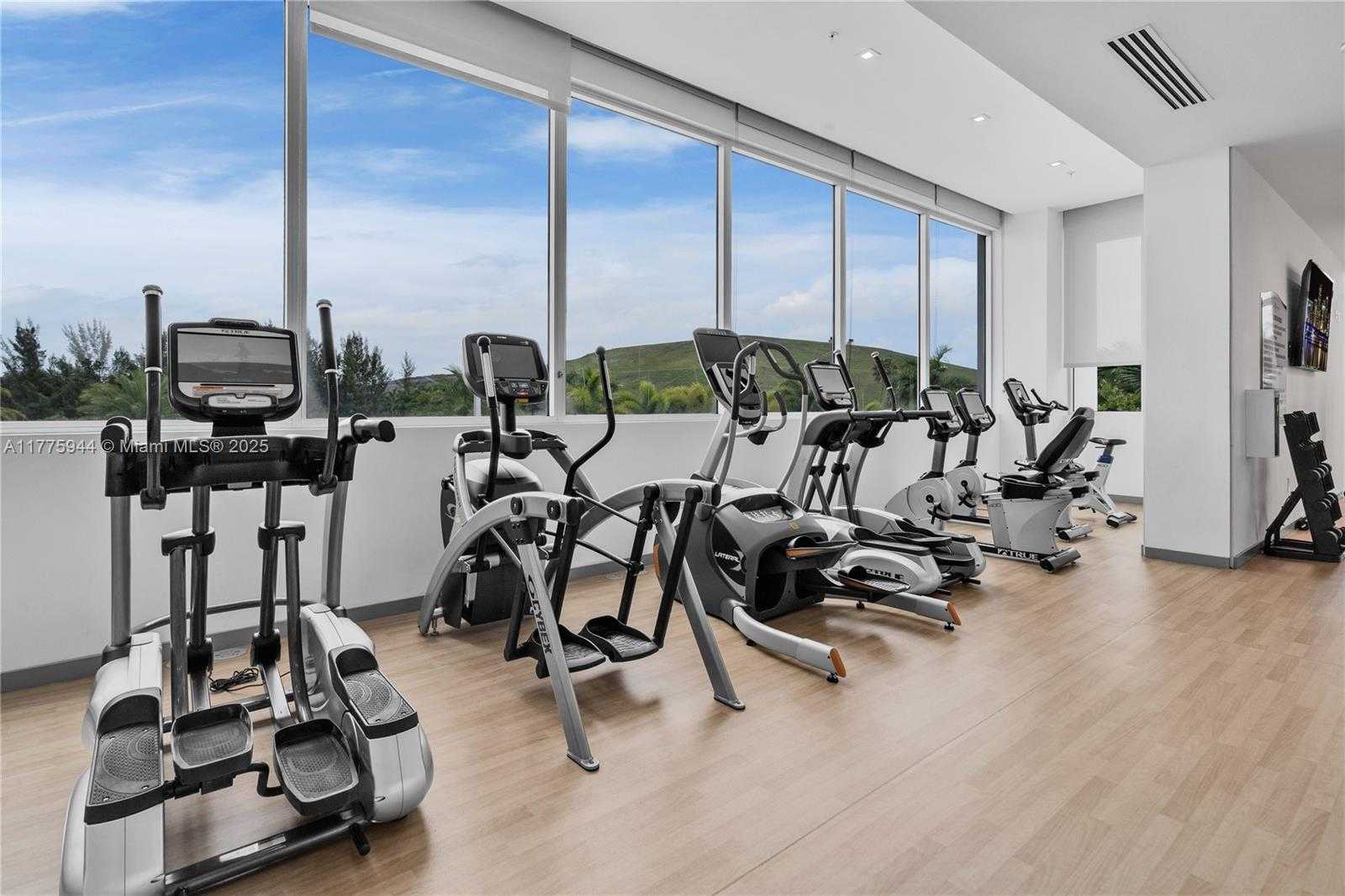 Small Image of 10365 NW 66th St, Doral, FL 33178, USA Number 32